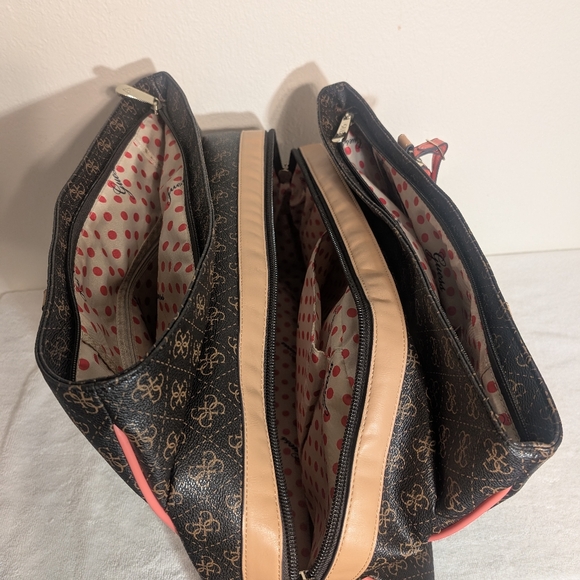 3pc Vintage Guess Luggage Set - Picture 8 of 8